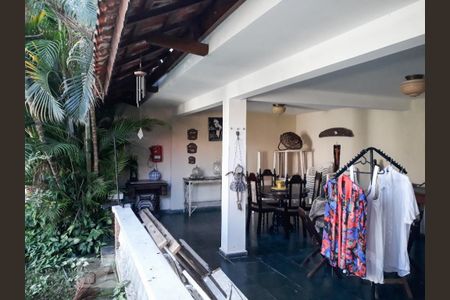 Área Externa de casa à venda com 3 quartos, 175m² em Vila Monumento, São Paulo