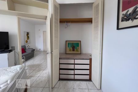 Apartamento à venda com 37m², 1 quarto e 1 vagaQuarto