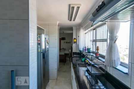 Apartamento à venda com 144m², 3 quartos e 2 vagas Apartamento à venda com 144m², 3 quartos e 2 vagasCozinha