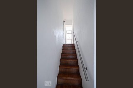 Escada de apartamento para alugar com 1 quarto, 65m² em Funcionários, Belo Horizonte