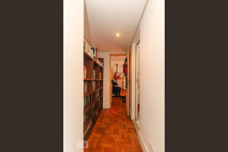 Apartamento para alugar com 75m², 2 quartos e sem vaga Apartamento para alugar com 75m², 2 quartos e sem vagaCorredor