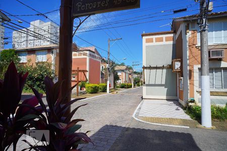 Sala - Vista de casa de condomínio à venda com 2 quartos, 86m² em Jardim Itu Sabará, Porto Alegre