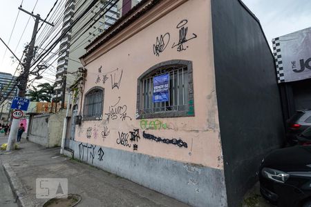 Casa à venda com 150m², 3 quartos e sem vaga Casa à venda com 150m², 3 quartos e sem vagaFachada