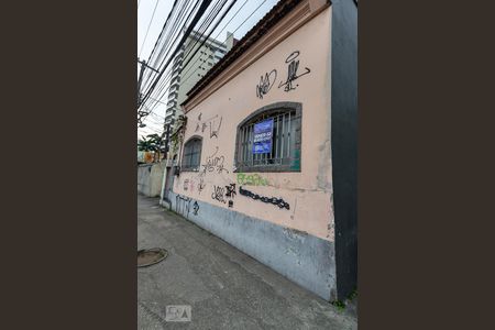 Casa à venda com 150m², 3 quartos e sem vaga Casa à venda com 150m², 3 quartos e sem vagaFachada