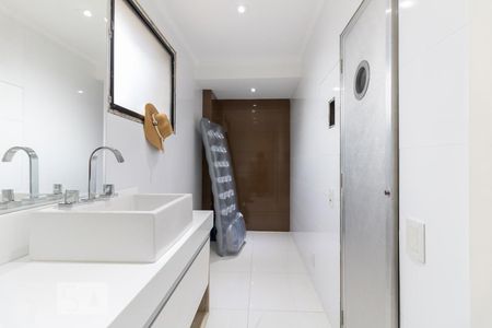 Apartamento à venda com 373m², 4 quartos e 4 vagasBanheiro da Piscina