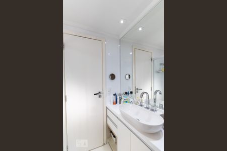 Apartamento à venda com 373m², 4 quartos e 4 vagasBanheiro da Suíte