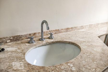 Apartamento à venda com 200m², 4 quartos e 3 vagasBanheiro Suíte 2