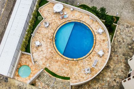 Apartamento à venda com 200m², 4 quartos e 3 vagasÁrea Comum - Piscina