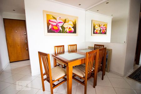 Apartamento à venda com 66m², 3 quartos e 2 vagas Apartamento à venda com 66m², 3 quartos e 2 vagasSala