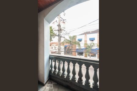 Casa à venda com 200m², 4 quartos e 3 vagas Casa à venda com 200m², 4 quartos e 3 vagasVaranda Quarto 2