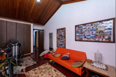 Casa à venda com 525m², 4 quartos e 8 vagas Casa à venda com 525m², 4 quartos e 8 vagasQuarto 2