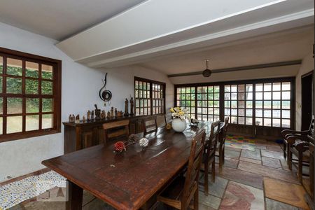 Casa à venda com 525m², 4 quartos e 8 vagas Casa à venda com 525m², 4 quartos e 8 vagasSala de Jantar
