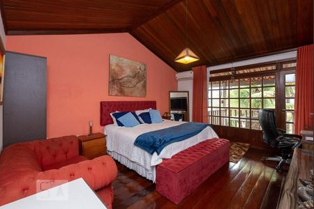 Casa à venda com 525m², 4 quartos e 8 vagas Casa à venda com 525m², 4 quartos e 8 vagasSuíte