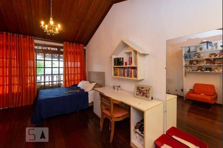 Casa à venda com 525m², 4 quartos e 8 vagas Casa à venda com 525m², 4 quartos e 8 vagasQuarto 1