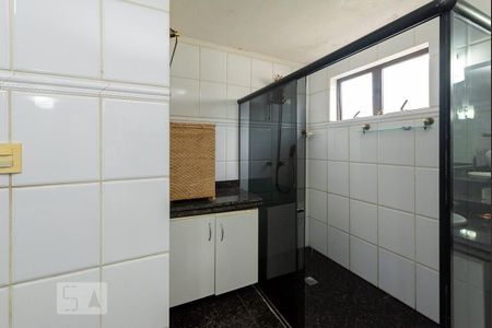 Casa à venda com 525m², 4 quartos e 8 vagas Casa à venda com 525m², 4 quartos e 8 vagasBanheiro Social 1