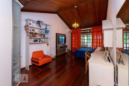 Casa à venda com 525m², 4 quartos e 8 vagas Casa à venda com 525m², 4 quartos e 8 vagasBanheiro do Quarto 2