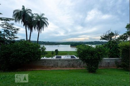 Casa à venda com 525m², 4 quartos e 8 vagas Casa à venda com 525m², 4 quartos e 8 vagasVista do Jardim