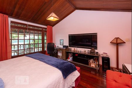 Casa à venda com 525m², 4 quartos e 8 vagas Casa à venda com 525m², 4 quartos e 8 vagasSuíte