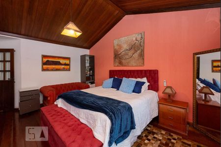 Casa à venda com 525m², 4 quartos e 8 vagas Casa à venda com 525m², 4 quartos e 8 vagasSuíte