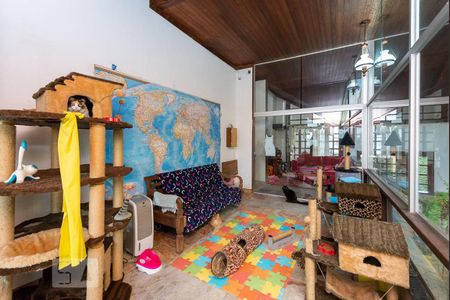 Casa à venda com 525m², 4 quartos e 8 vagas Casa à venda com 525m², 4 quartos e 8 vagasSala