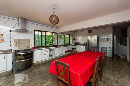 Casa à venda com 525m², 4 quartos e 8 vagas Casa à venda com 525m², 4 quartos e 8 vagasCozinha