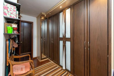 Casa à venda com 525m², 4 quartos e 8 vagas Casa à venda com 525m², 4 quartos e 8 vagasCloset Suíte