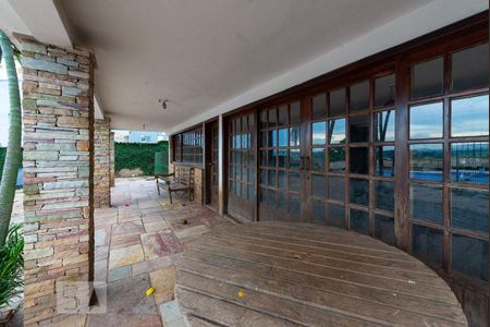 Casa à venda com 525m², 4 quartos e 8 vagas Casa à venda com 525m², 4 quartos e 8 vagasVaranda da Sala
