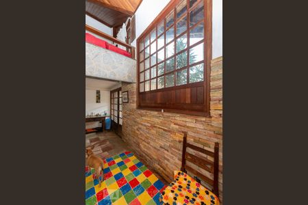 Casa à venda com 525m², 4 quartos e 8 vagas Casa à venda com 525m², 4 quartos e 8 vagasSala