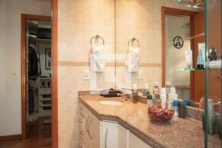 Apartamento para alugar com 130m², 3 quartos e 3 vagasBanheiro