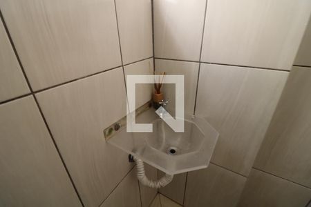 Banheiro de casa para alugar com 1 quarto, 64m² em Quinta da Paineira, São Paulo