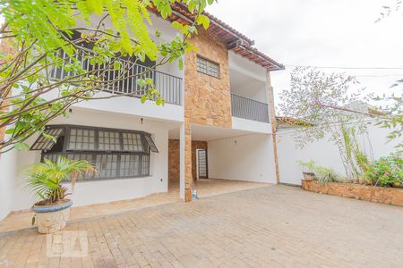 Casa à venda com 240m², 4 quartos e 5 vagasGaragem