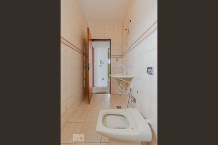 Casa à venda com 240m², 4 quartos e 5 vagasBanheiro Social