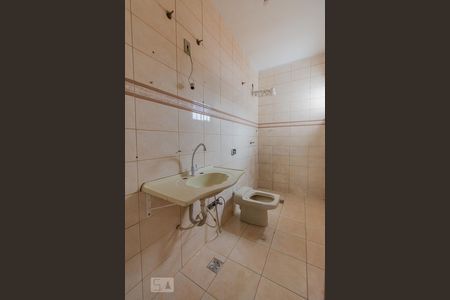 Casa à venda com 240m², 4 quartos e 5 vagasBanheiro Social