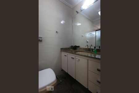 Apartamento à venda com 170m², 4 quartos e 3 vagasBanheiro da Suíte