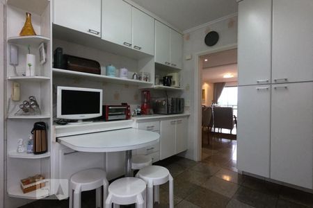Apartamento à venda com 170m², 4 quartos e 3 vagasCozinha