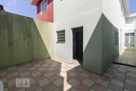 Casa à venda com 150m², 3 quartos e 4 vagasQuintal dos fundos
