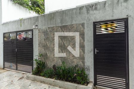 Casa à venda com 150m², 3 quartos e 3 vagas Casa à venda com 150m², 3 quartos e 3 vagasFachada
