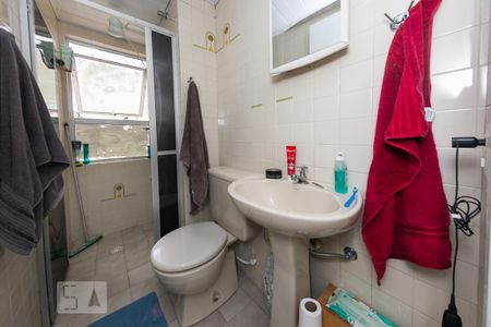 Banheiro de apartamento à venda com 1 quarto, 35m² em Batel, Curitiba