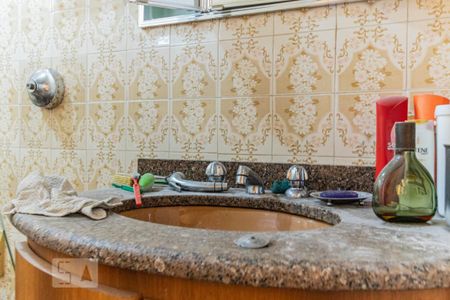 Apartamento à venda com 64m², 2 quartos e sem vaga Apartamento à venda com 64m², 2 quartos e sem vagaBanheiro Social - Pia