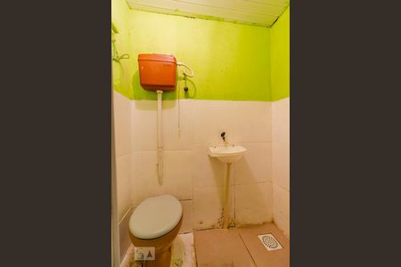 Banheiro de casa de condomínio para alugar com 1 quarto, 40m² em Santa Tereza, Porto Alegre