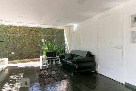 Apartamento à venda com 37m², 1 quarto e 1 vaga Apartamento à venda com 37m², 1 quarto e 1 vagaHall