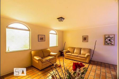 Apartamento para alugar com 52m², 2 quartos e 1 vagaHall social