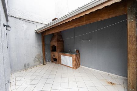 Casa à venda com 168m², 3 quartos e 4 vagas Casa à venda com 168m², 3 quartos e 4 vagasQuintal