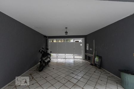 Casa à venda com 168m², 3 quartos e 4 vagas Casa à venda com 168m², 3 quartos e 4 vagasGaragem