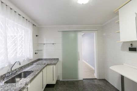 Casa à venda com 168m², 3 quartos e 4 vagas Casa à venda com 168m², 3 quartos e 4 vagasCozinha