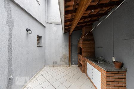 Casa à venda com 168m², 3 quartos e 4 vagas Casa à venda com 168m², 3 quartos e 4 vagasQuintal