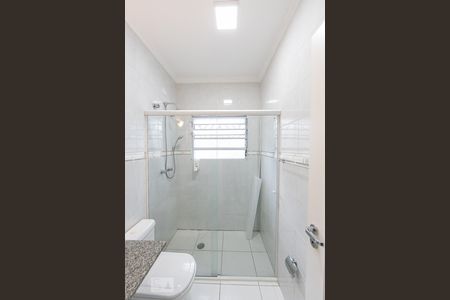 Casa à venda com 168m², 3 quartos e 4 vagas Casa à venda com 168m², 3 quartos e 4 vagasBanheiro Social