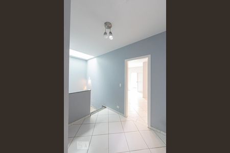 Casa à venda com 168m², 3 quartos e 4 vagas Casa à venda com 168m², 3 quartos e 4 vagasHall Superior