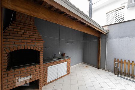 Casa à venda com 168m², 3 quartos e 4 vagas Casa à venda com 168m², 3 quartos e 4 vagasQuintal