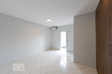 Casa à venda com 168m², 3 quartos e 4 vagas Casa à venda com 168m², 3 quartos e 4 vagasSuite